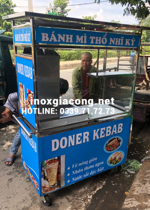 xe bánh mì chả cá
