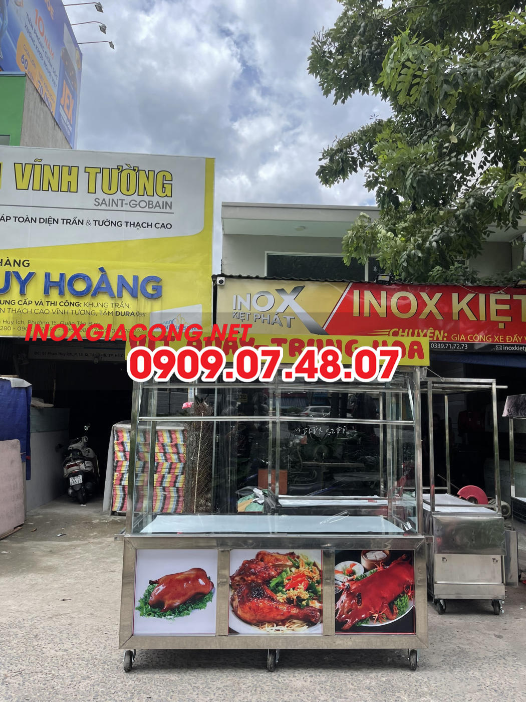 xe bánh mì heo quay